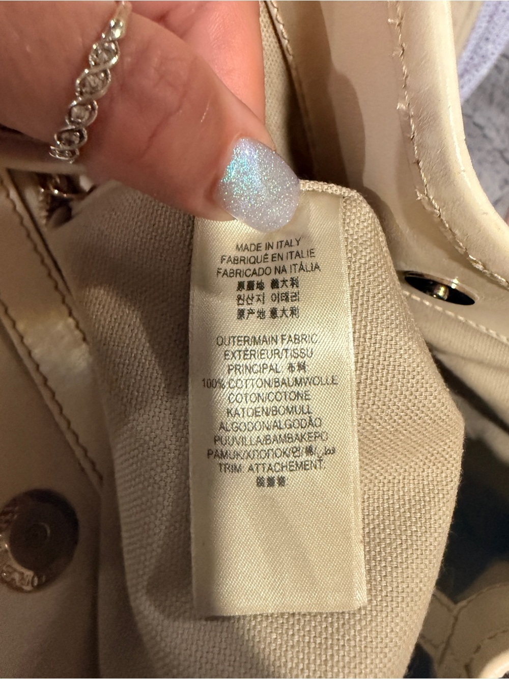 Burberry Beige Plaid Shoulder Bag with Cream Trim - Picture 6 of 10